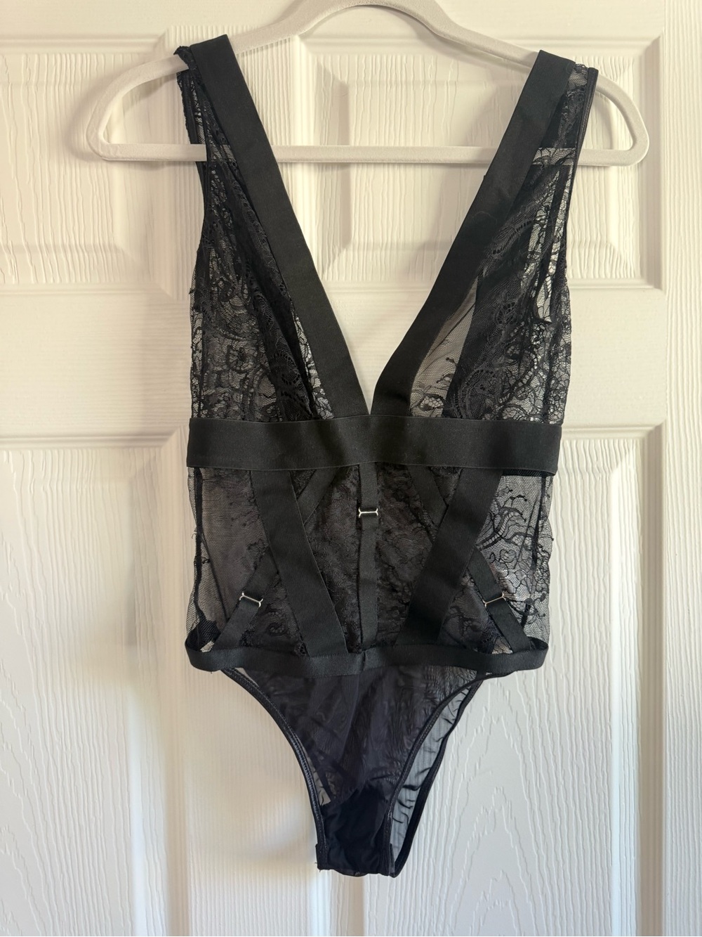 Nasty Gal Black Lace Deep V Strap Bodysuit Size S NWT
